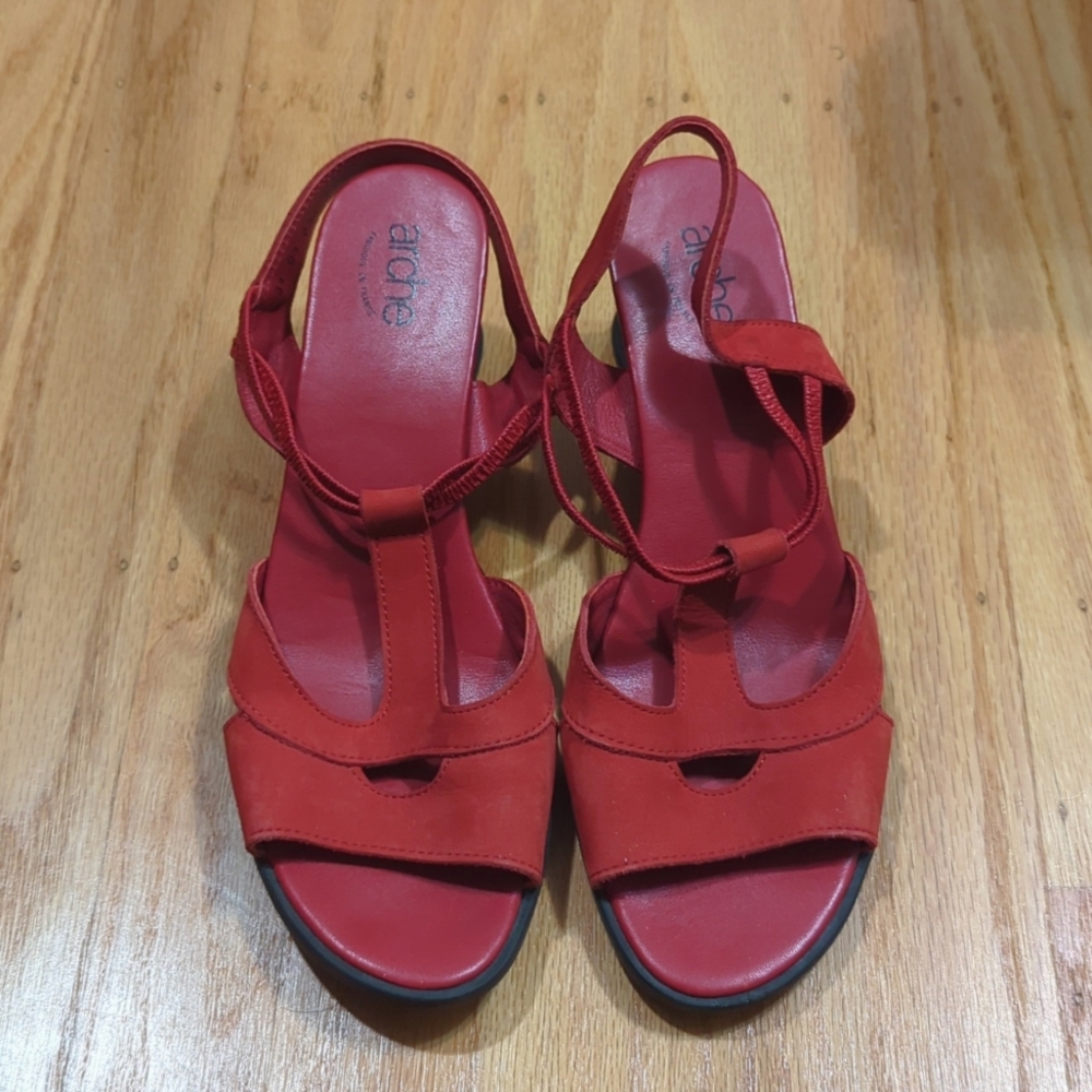 Arche leather sandals. Made in France